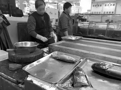 我被两个男人玩3p高潮