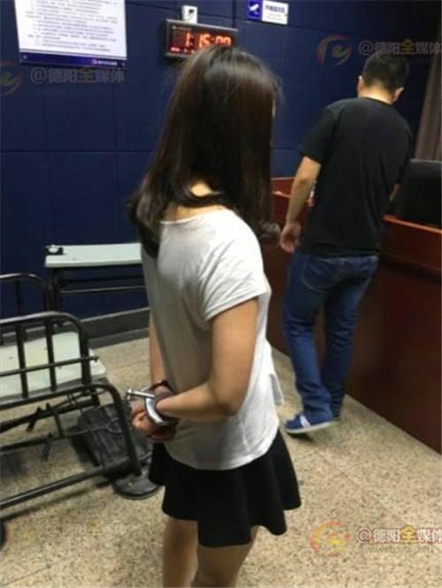 林静公交车被做到高c