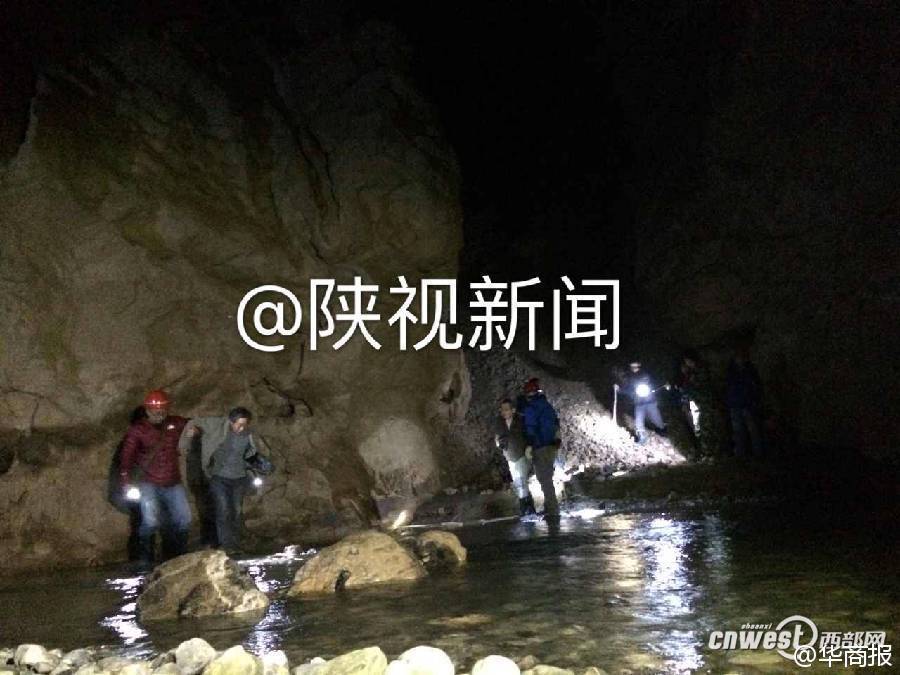 兩个猛男脫了褲子玩jiji作文