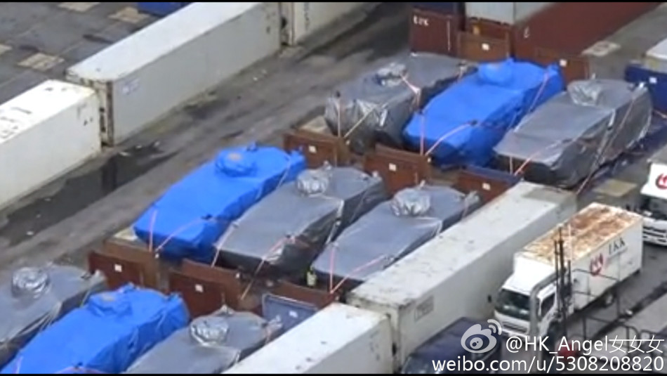 女人扒开腿秘 让男人桶国产网红
