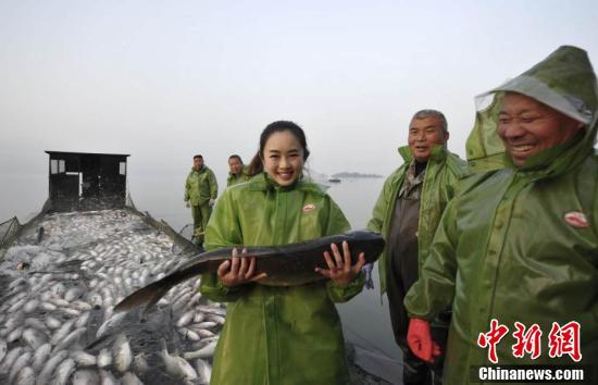 山村性事乱婬1一7