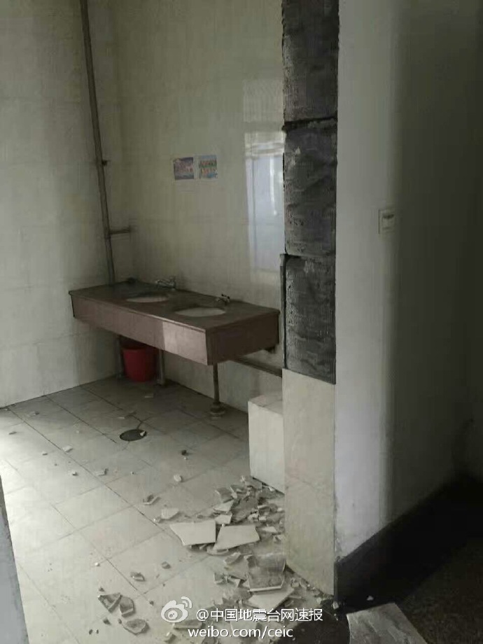 免费日逼视频