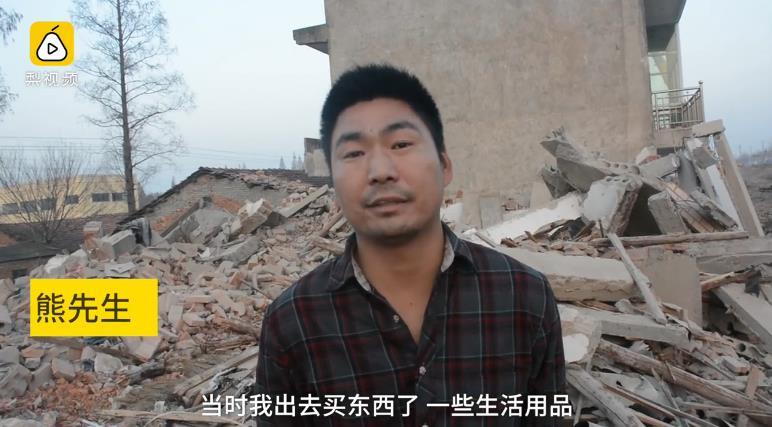 偷拍苗族人妻洗澡Hd