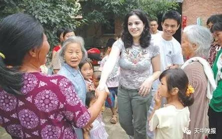 中国内的亲麻麻乱淫片