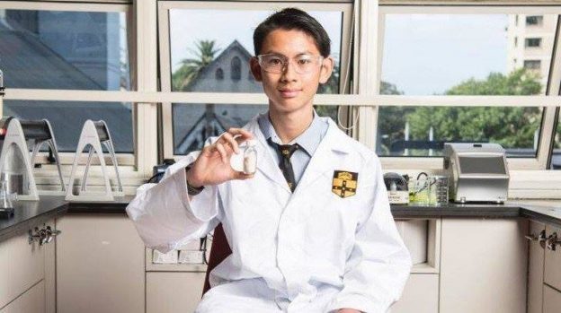 女生把腿张开让男生桶