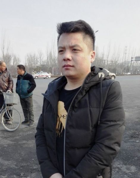 女人张开腿让男人添