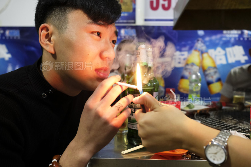 夫妻黄色1级片子