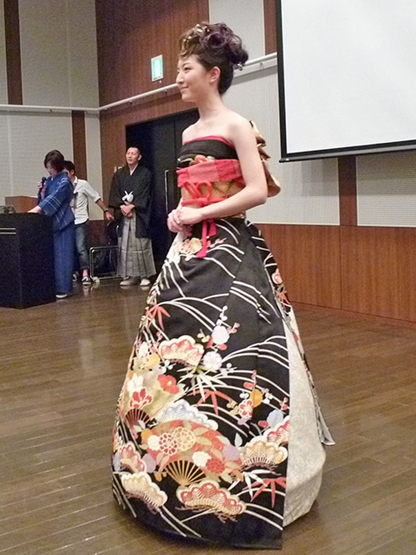 亚洲欧美日韩丰满乱子伦