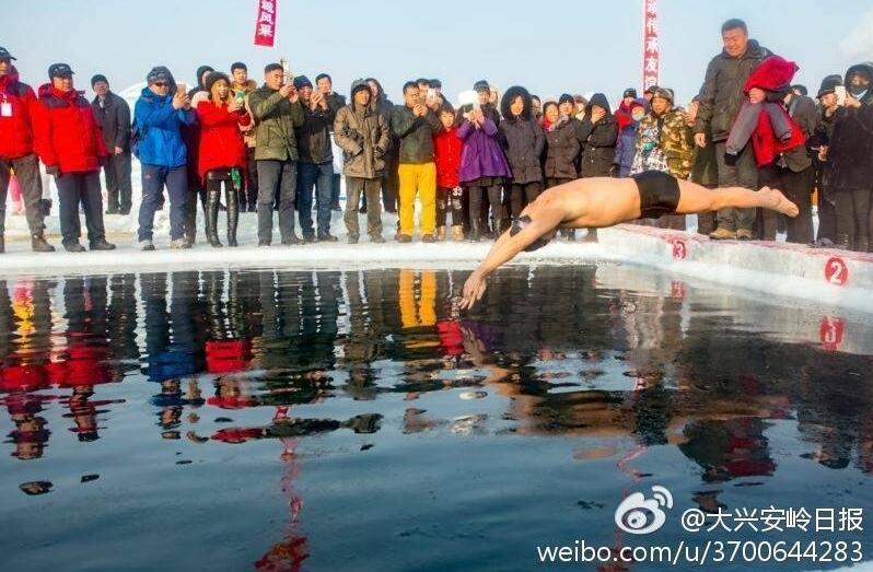成人 8X
