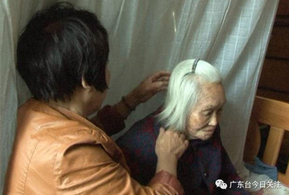 無碼雙女口交