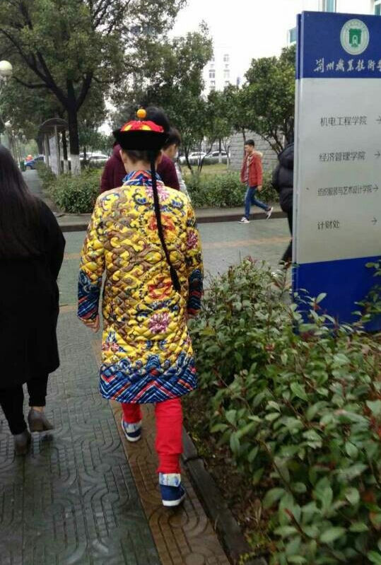 西施裸乳被爆 白浆的图片