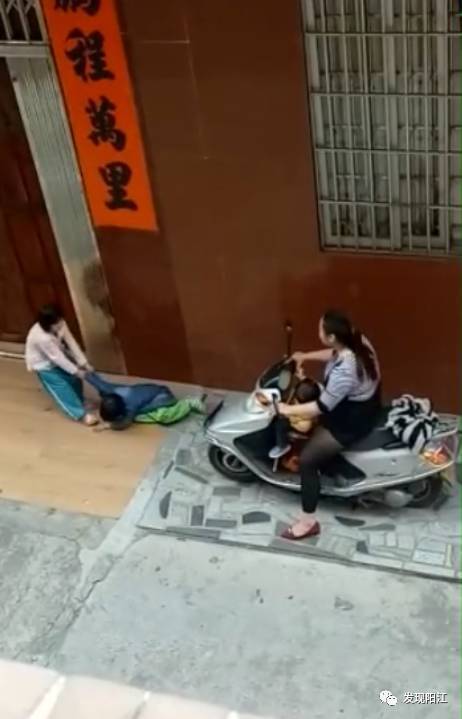 AI换脸鞠婧祎被狂躁
