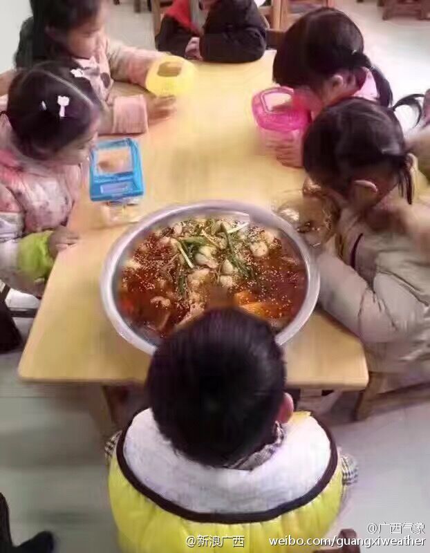 韩国人妻三级黄色片殷