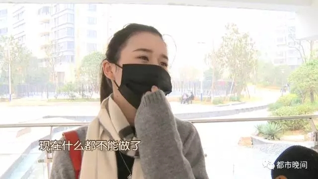 一群裸体女同学玩我jiji