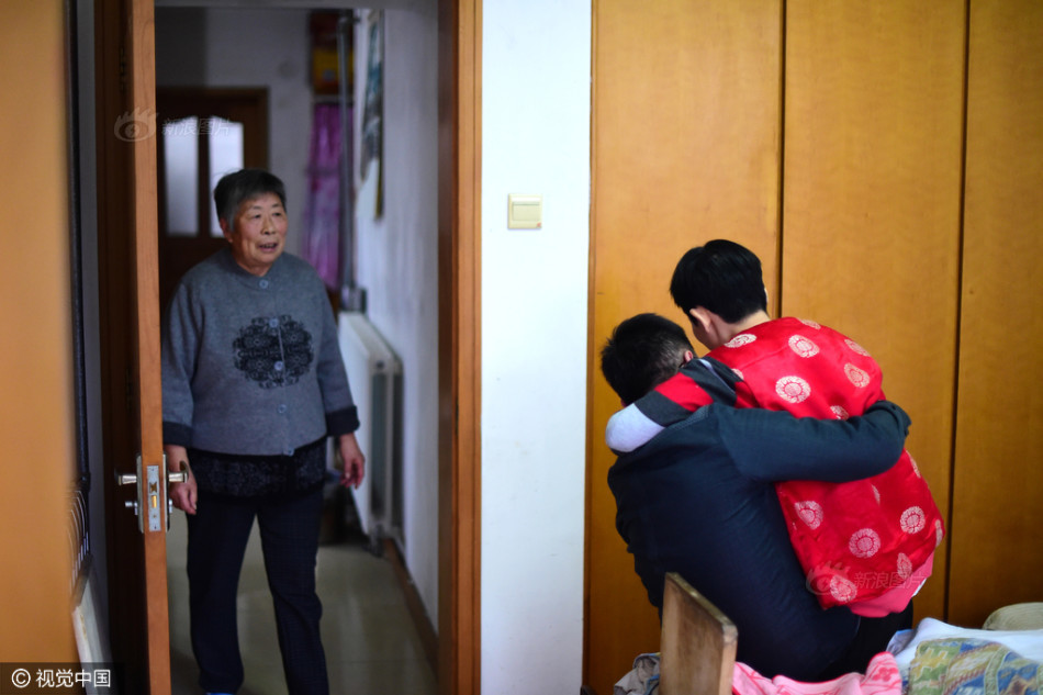 亚洲成人免费