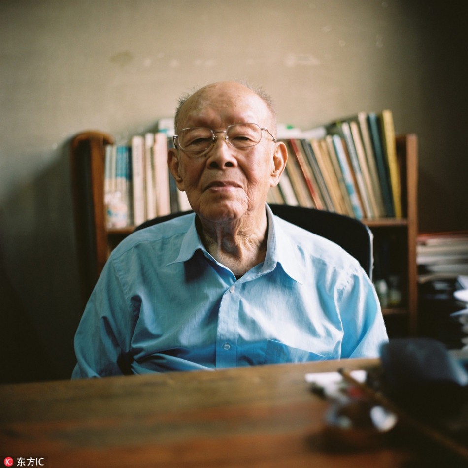 丰满岳乱妇一级A片