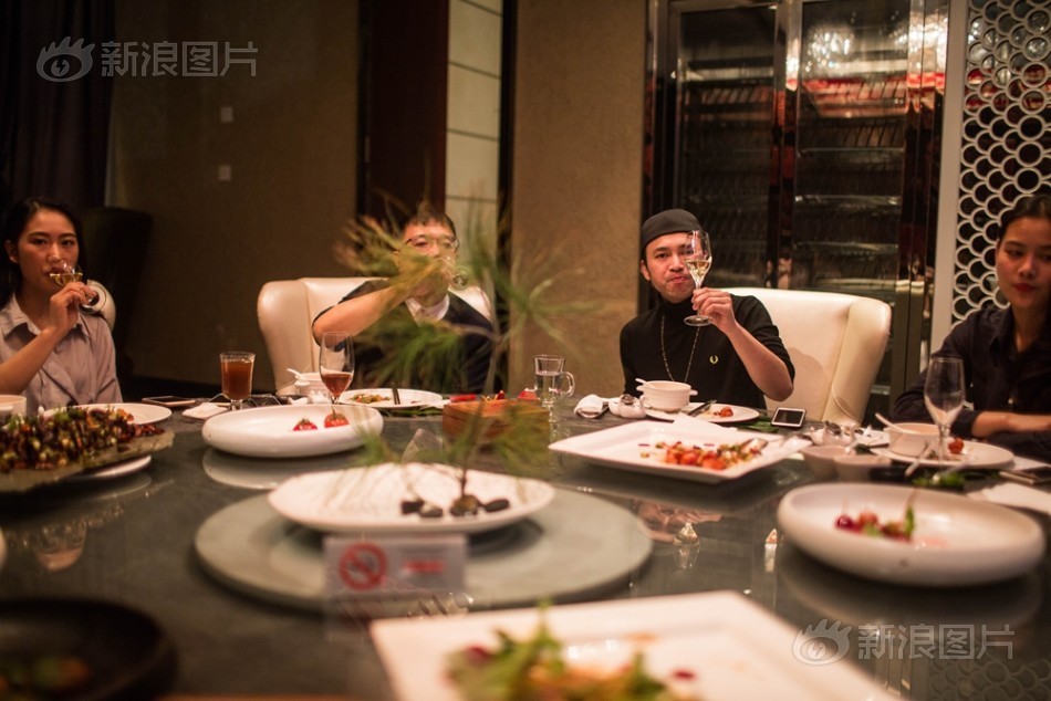 黄色电影网站古装妓院