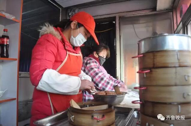 張筱雨两腿玉门打开图