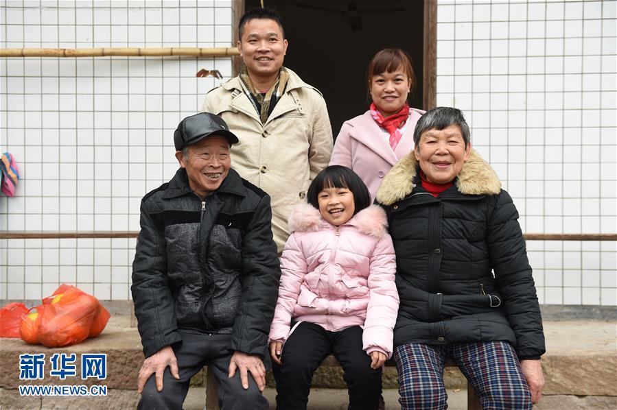 上厕所被偷拍视频黄色网站
