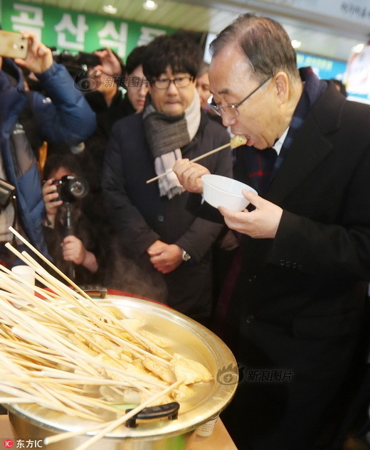 白丝校花 扒腿自慰网站