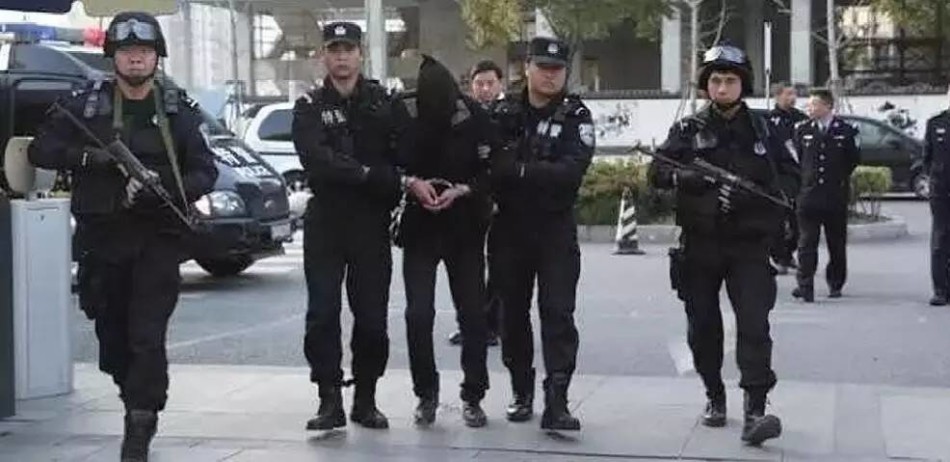 真实国产亂伦免费看