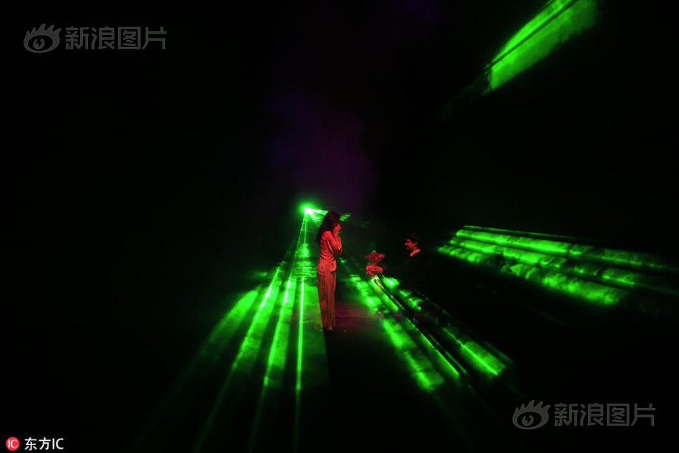 秋霞三级片