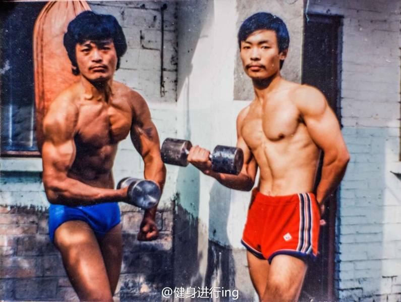 女人扒开腿秘 让男人桶国产网红