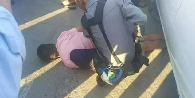 沟厕白嫩大屁股国产盗摄