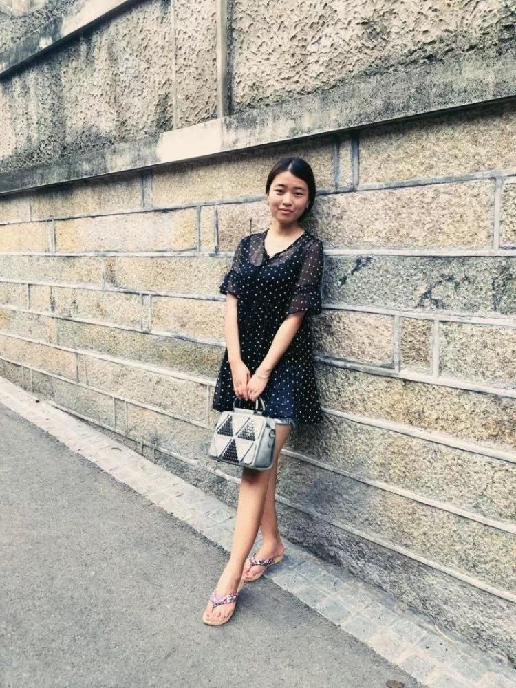 女人被扒开腿做爽爽爽A片秀色