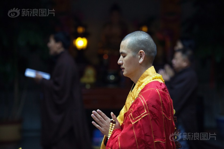 EEUSS鲁丝片人妻麻豆