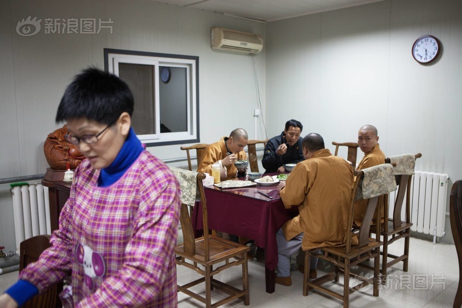 Fuck东北老熟女人