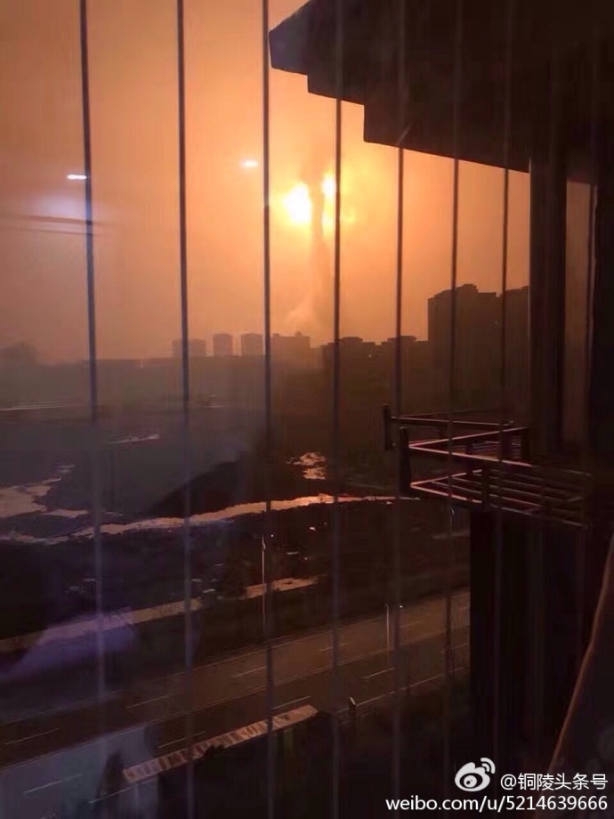 女婬奴请主人调教玩弄