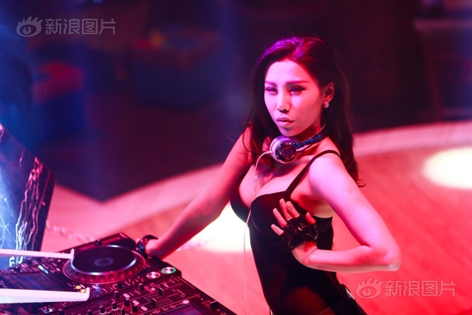 哥伦布的窑洞双男主无错字