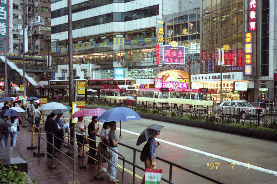 香港人口1997_1997年香港回归图片