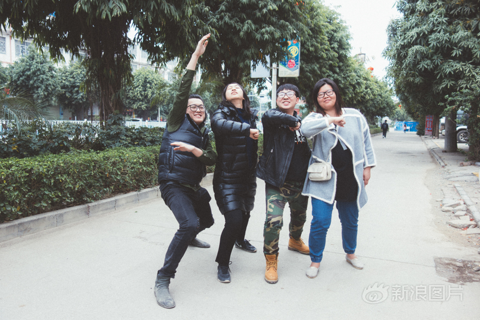 美女张开腿让男人桶