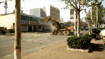 河北铲车大战系搅拌站争抢业务 【猫眼看