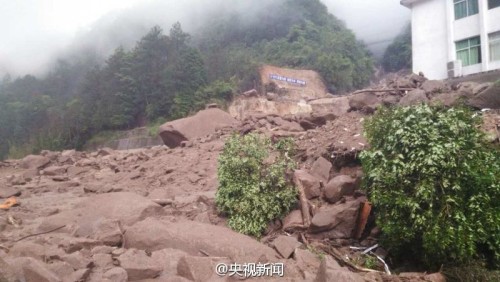 福建三明在建工地发生山体滑坡30人被埋