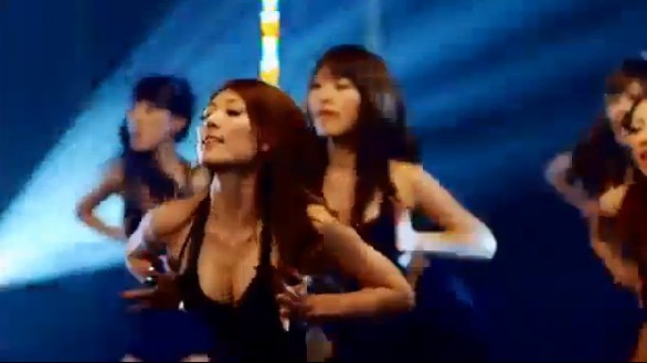 少女内衣热舞视频_韩国美女内衣热舞视频(2)
