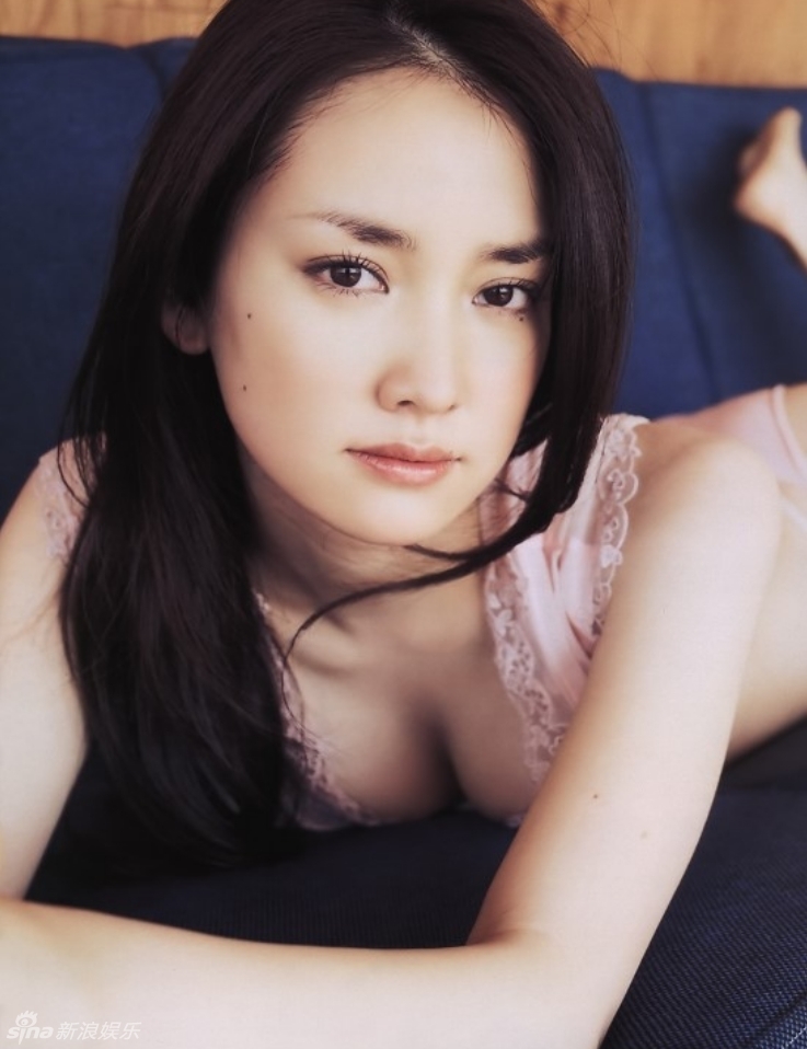 中国女明星透明内衣照_中国性感女明星内衣照(3)