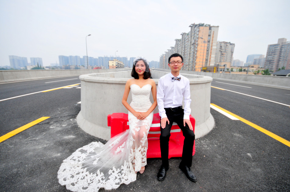 桥上的婚纱照_婚纱照风格(2)
