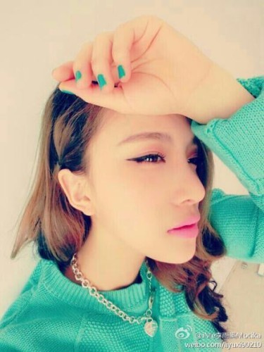 怎么让自己的脸变得不圆 40407_2280010_383098.jpg