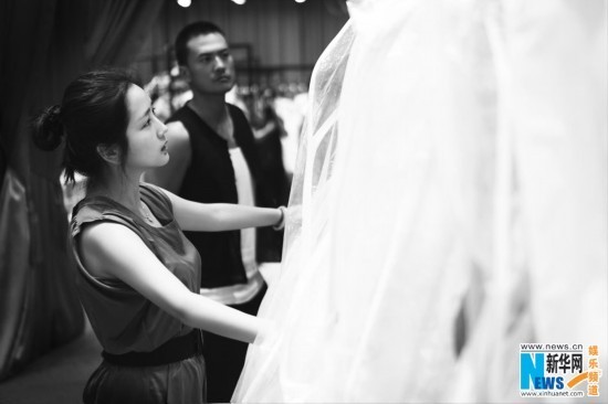 婚纱漏沟_沟沟美女(3)