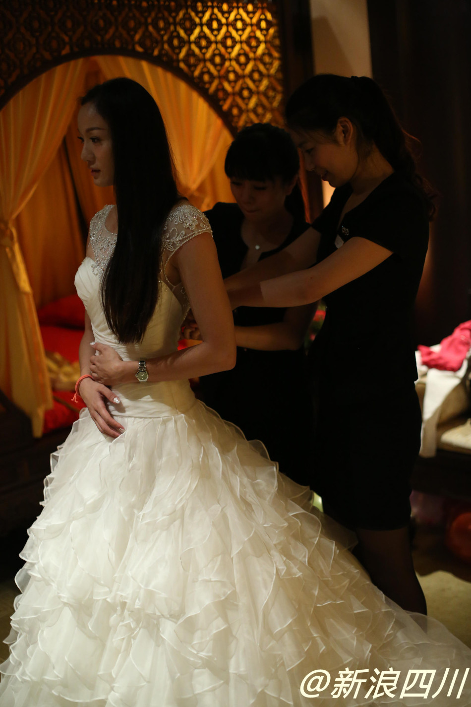 aolisha婚纱_婚纱情侣头像(3)