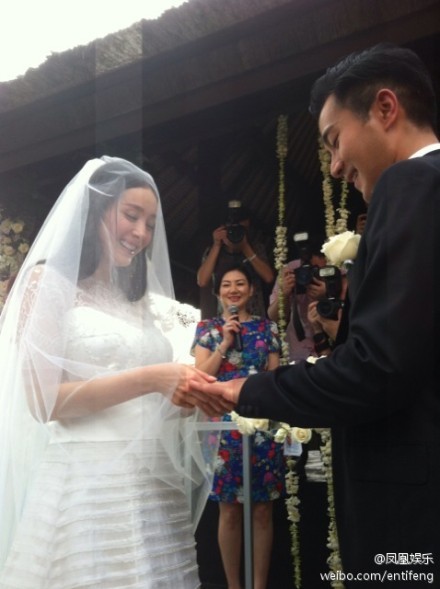杨幂巴厘岛婚纱照_杨幂婚纱照(2)