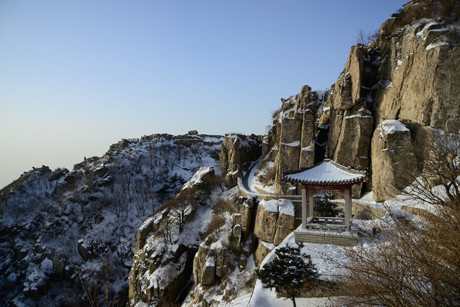 归来不看山,黄山归来不看岳。 其中 五岳 是指东
