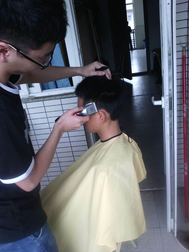 理发学徒,学剪头发的时候从哪里开始?-学剪发