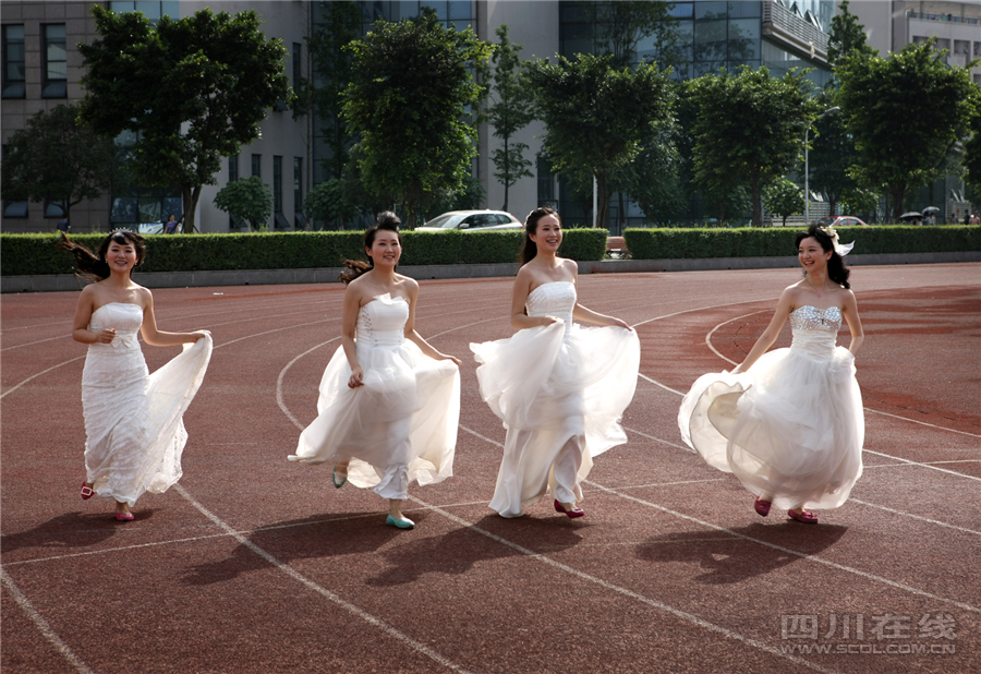 婚纱毕业照_大学婚纱毕业照靓丽