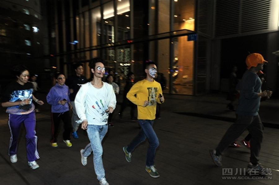 川讯:川抗震小英雄涉流窜<em>诈骗</em>46万-手机新浪网