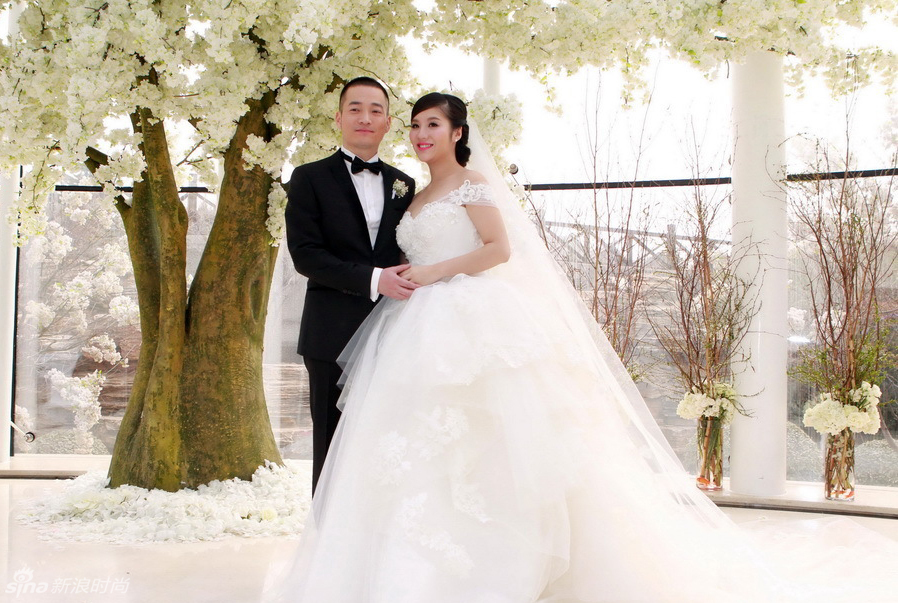 喻恩泰婚纱_喻恩泰吕秀才(2)