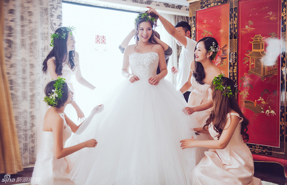 喻恩泰婚纱_喻恩泰吕秀才(3)